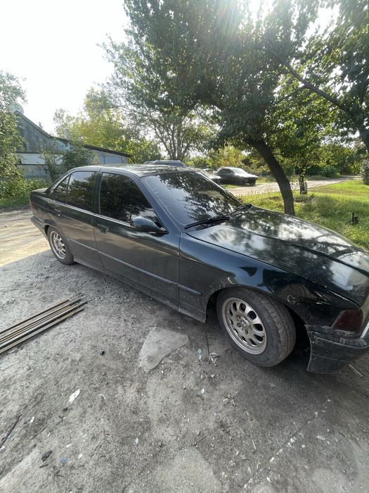 Продам бмв. Е36