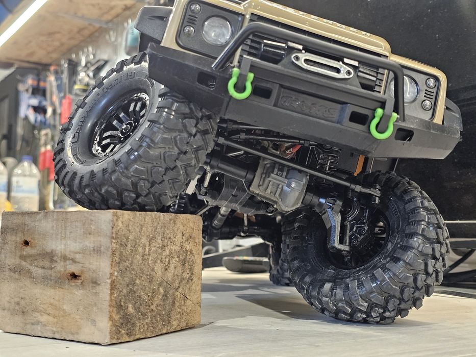 RC 1:10 Traxxas Trx4 Defender Sand Camel Trophy