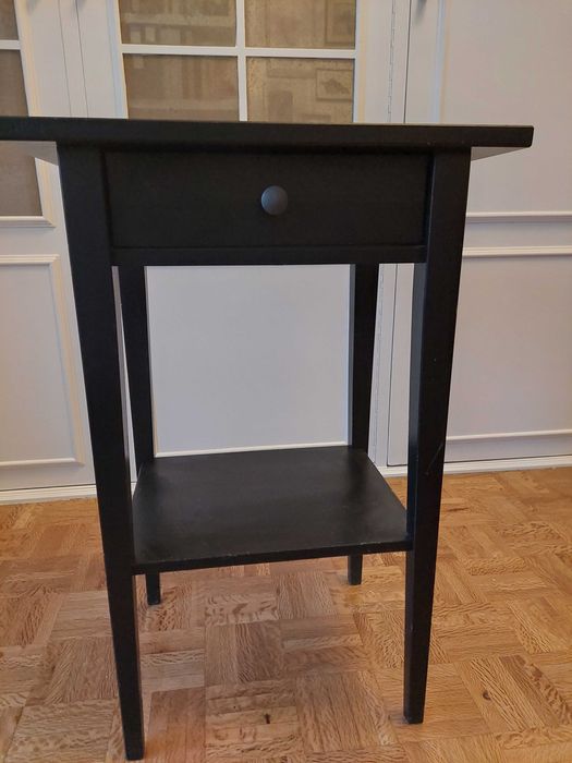 Mesa de cabeceira ou mesa de apoio