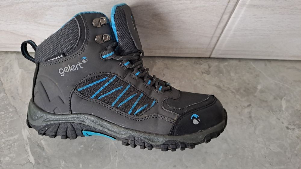 Демісезонні ботинки   36 р.