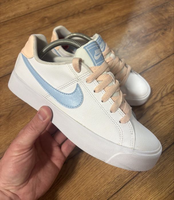 Nike Court Royale 37.5 розмір