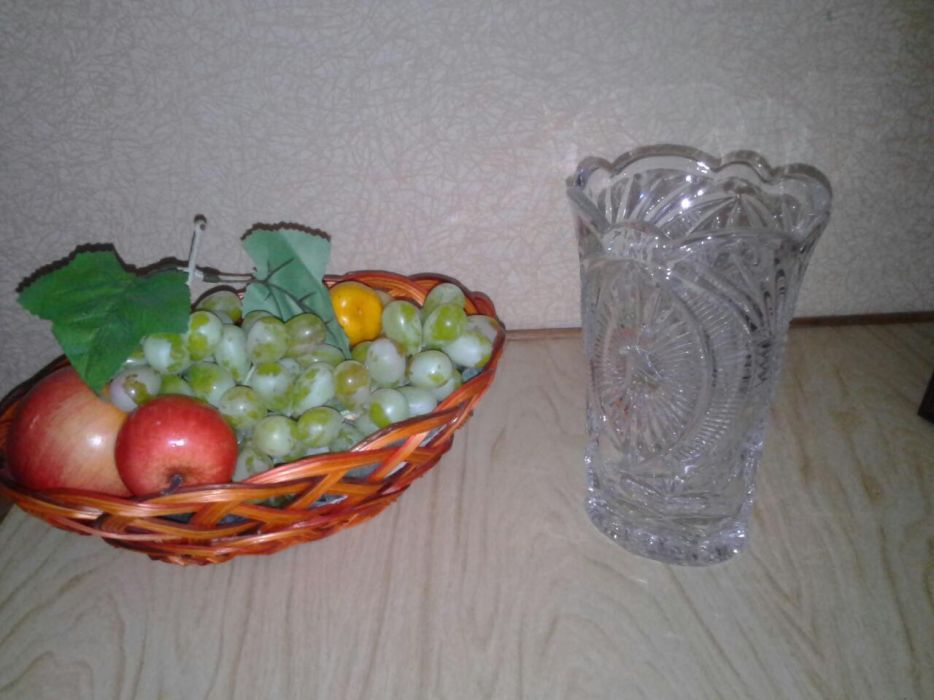Хрустальная ваза (декор)