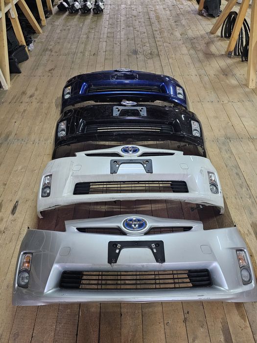 Бампер Toyota Prius ZVW30R Тойота Приус 2009-2015 Пруссії 30 Бампер