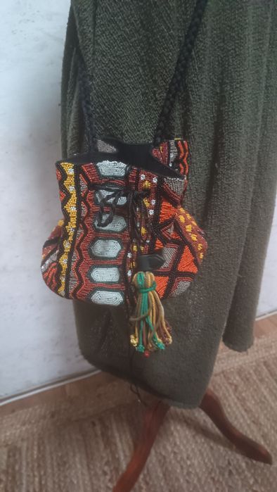 Śliczna torebeczka sakiewka koraliki Zara