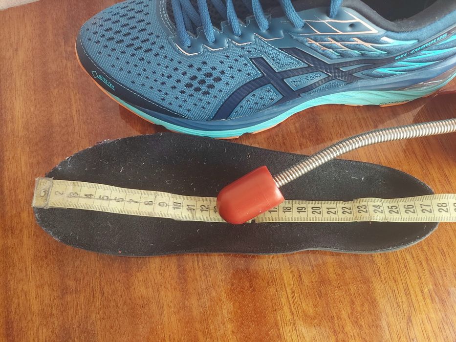 Кроссовки бігові фірми Asics GEL-CUMULUS 21 на GoreTex оригінал

65()/