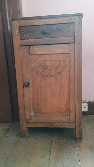 Mesas de Cabeceira Antigas