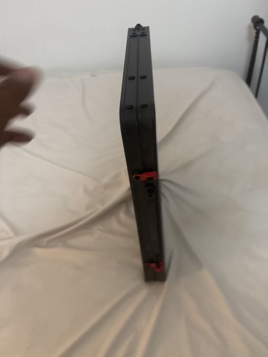Mesa baixa dobrável de campismo