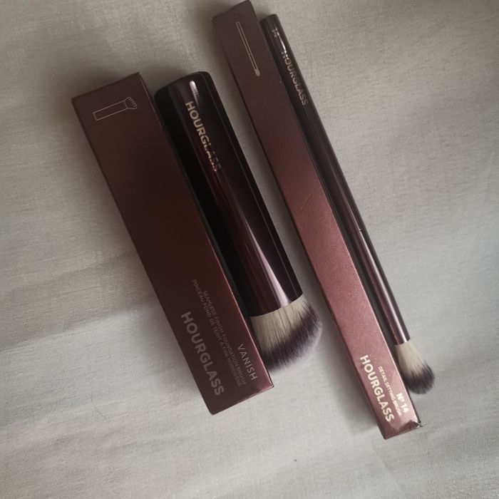 Zestaw 2 pędzli pędzle do makijażu napis hourGlass