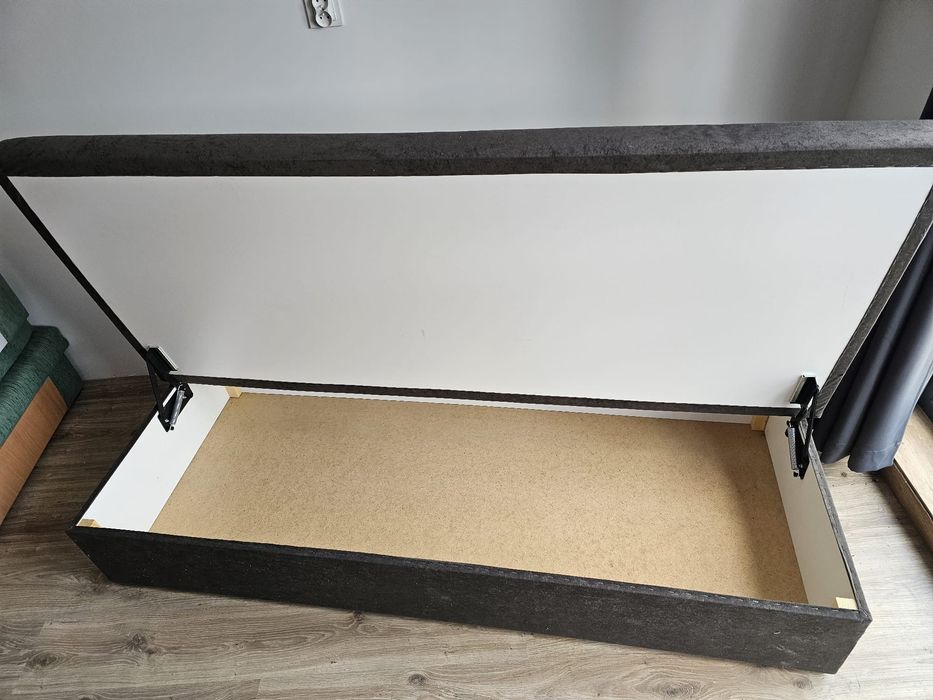 Łóżko jednoosobowe