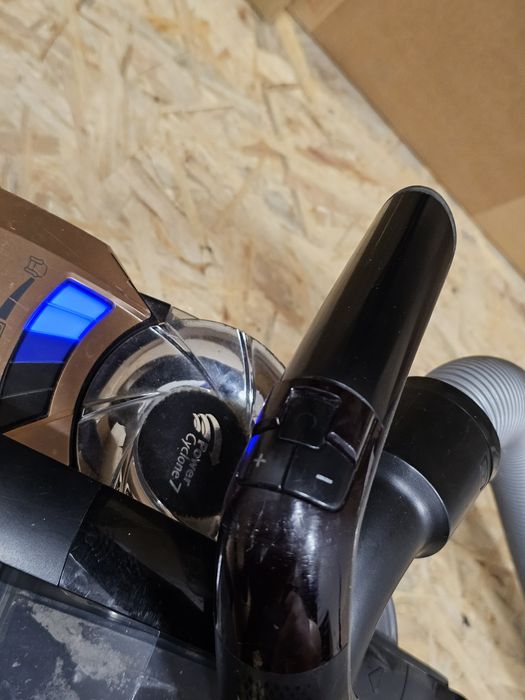 PHILIPS PowerPro Ultimate – odkurzacz bezworkowy cyklonowy z regulacją