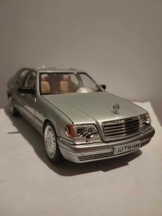 Модель Mercedes-Benz S 320. 1/24