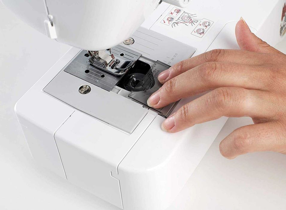 Máquina de costura, nova