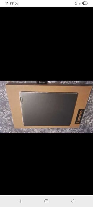 Portátil LENOVO em caixa