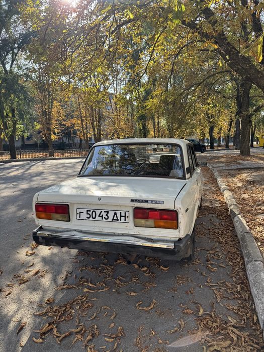 Продам ваз 2107 бензин