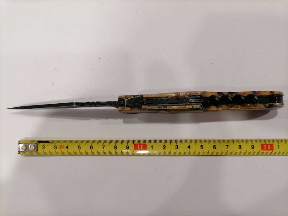 Faca de Caça Coleção da Marca "Baldéo" c/ Saca Rolhas, Cabo Sintético