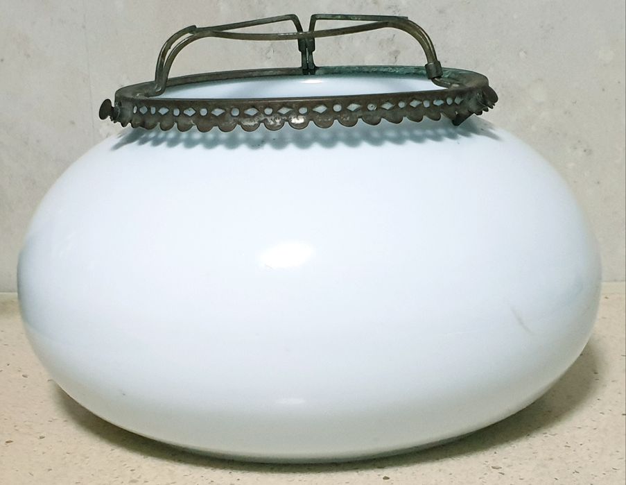 Antigo vidro de candeeiro de petróleo com armação