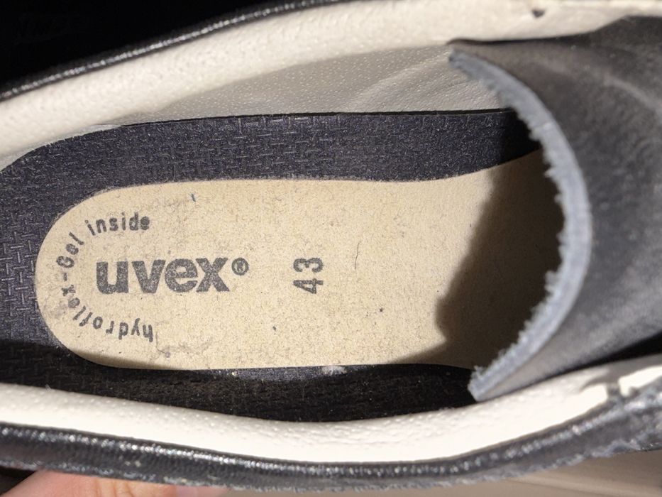 Buty Uvex z wzmocnieniami na palcach ,obuwie ochronne