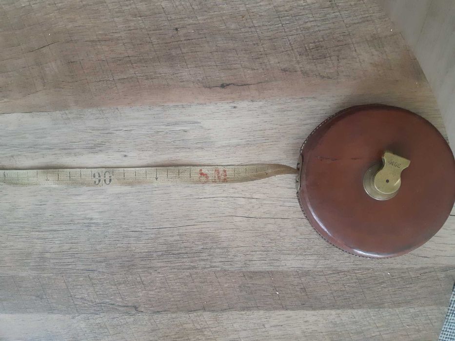 Stara taśma miernicza