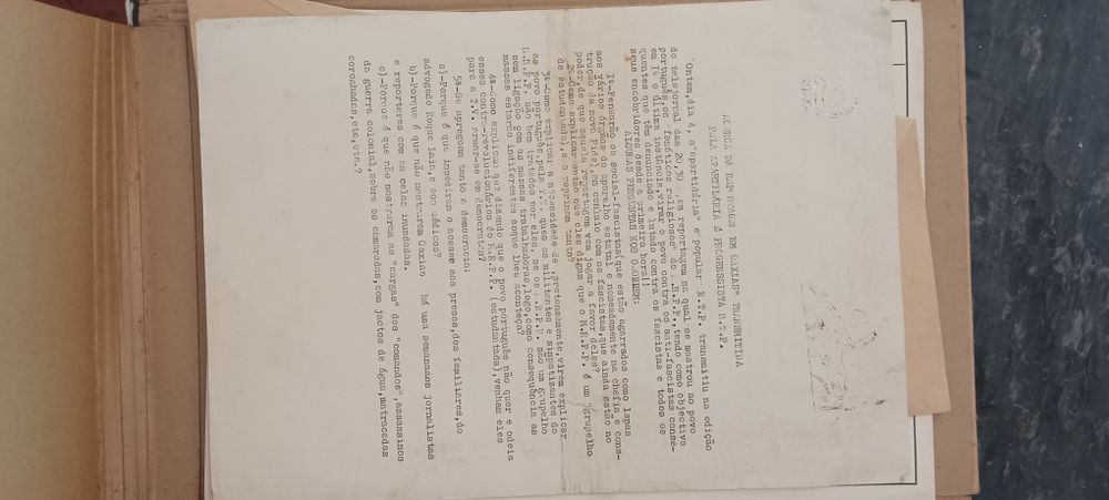 Jornais de 1975 dia de revolução