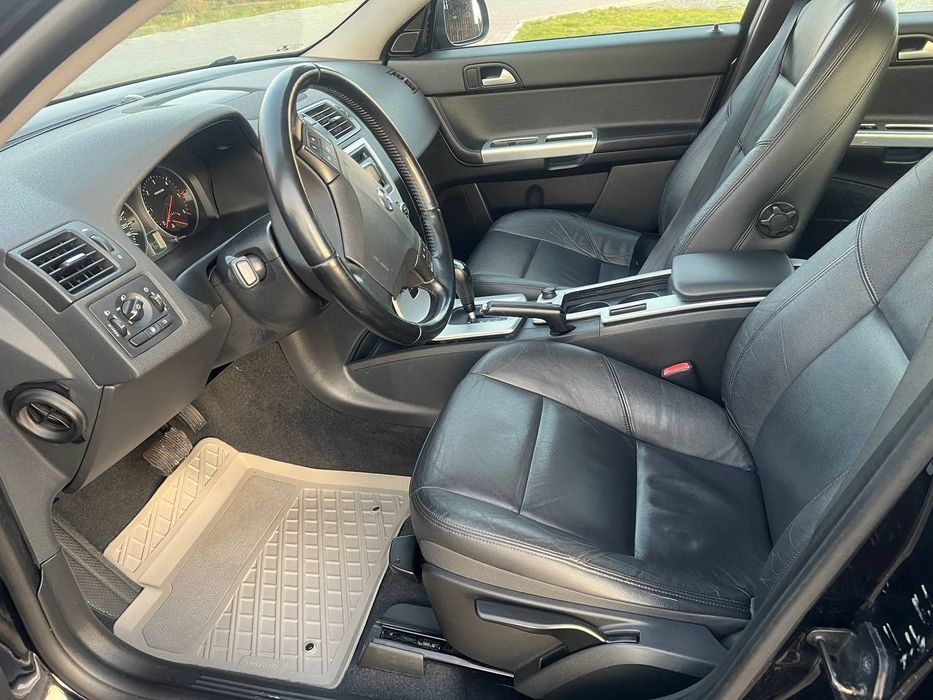 VOLVO V50. 2л Диз автомат