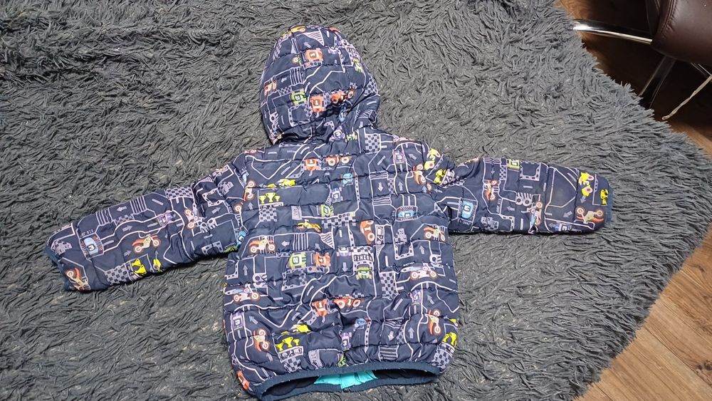 Продам куртку 2-3 года