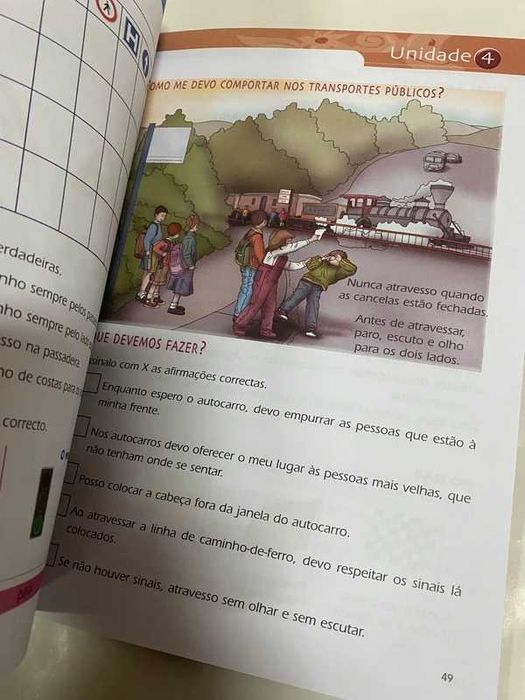 Livro exercícios Estudo do Meio 2o Ano - Saltitão