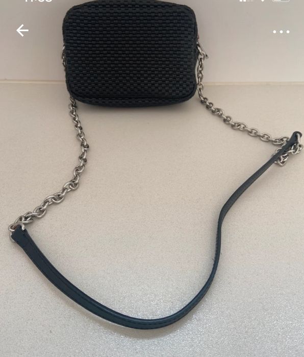 Mala pequena em preto da Bimba y Lola