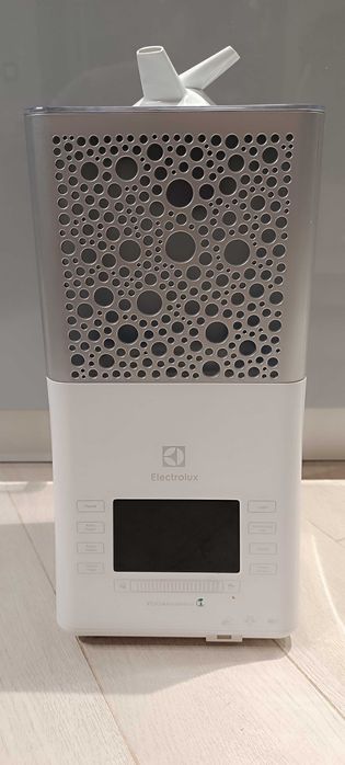 Зволожувач повітря Electrolux EHU-3815D White