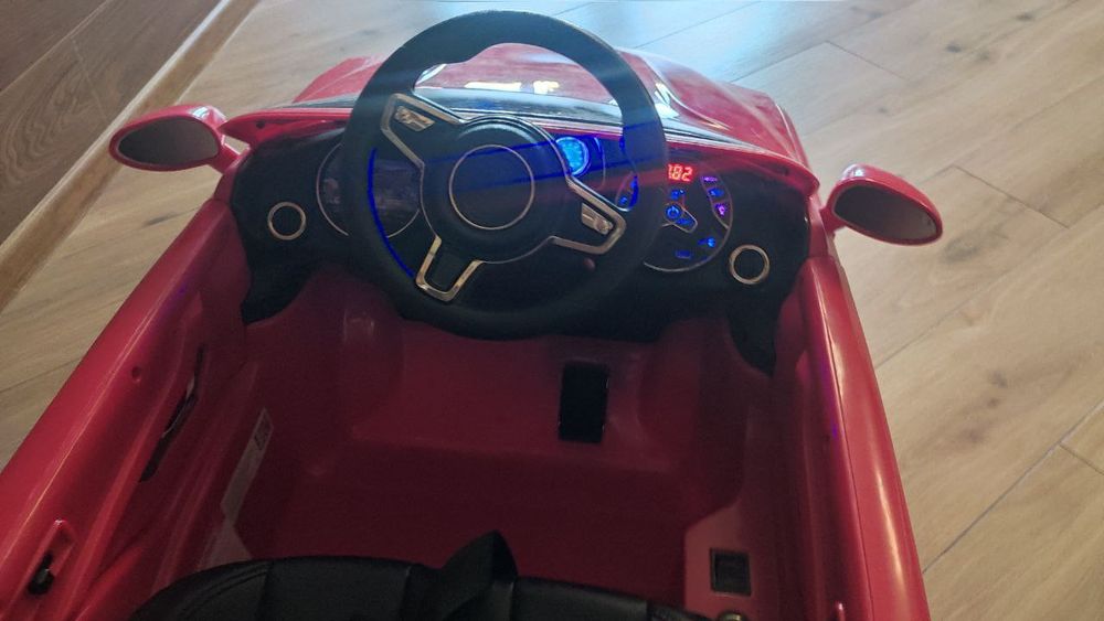 Дитячий електромобiль Bambi