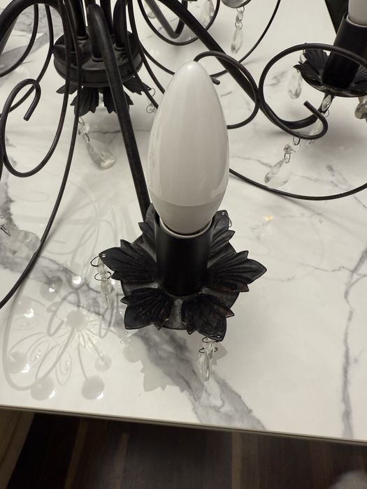 Світильник, люстра в спальню кована