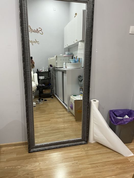 Srebne lustro z jysk