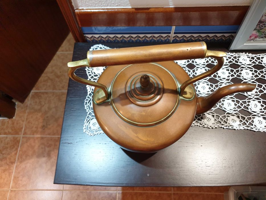 Chaleira em cobre antiga para decoração