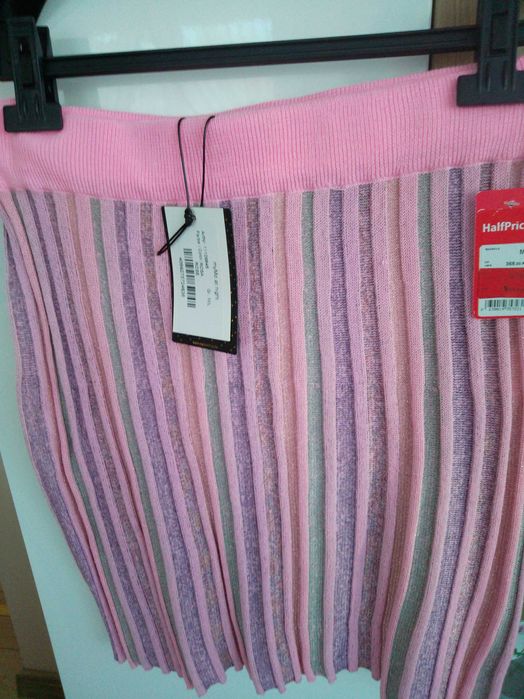 Urocza spódniczka damska