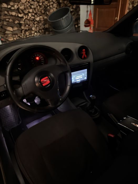Seat ibiza 6l.