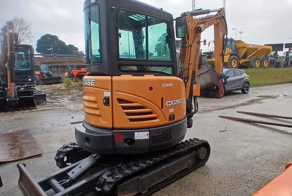 MINI ESCAVADORA CASE CX26C