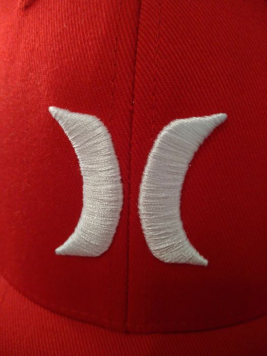 Boné vermelho Hurley