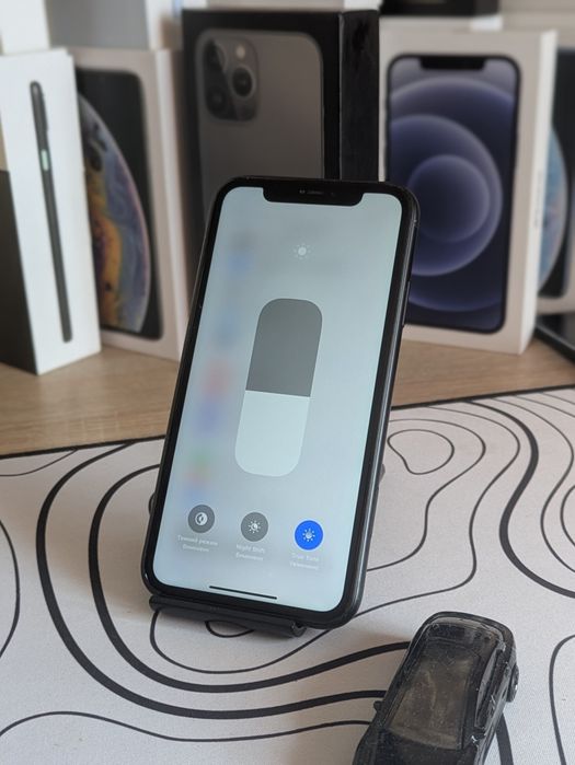 iPhone xr (64gb)