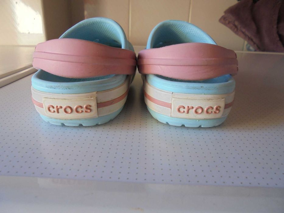 Crocs de menina lindas