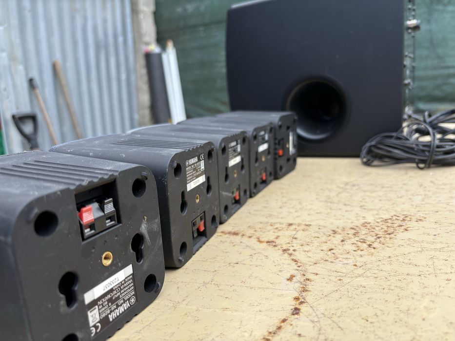 Subwoofer + colunas Yamaha novo