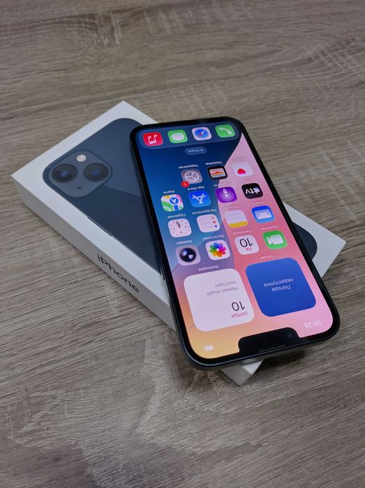 В дуже хорошому стані телефон Apple iPhone 13 на 128Gb
