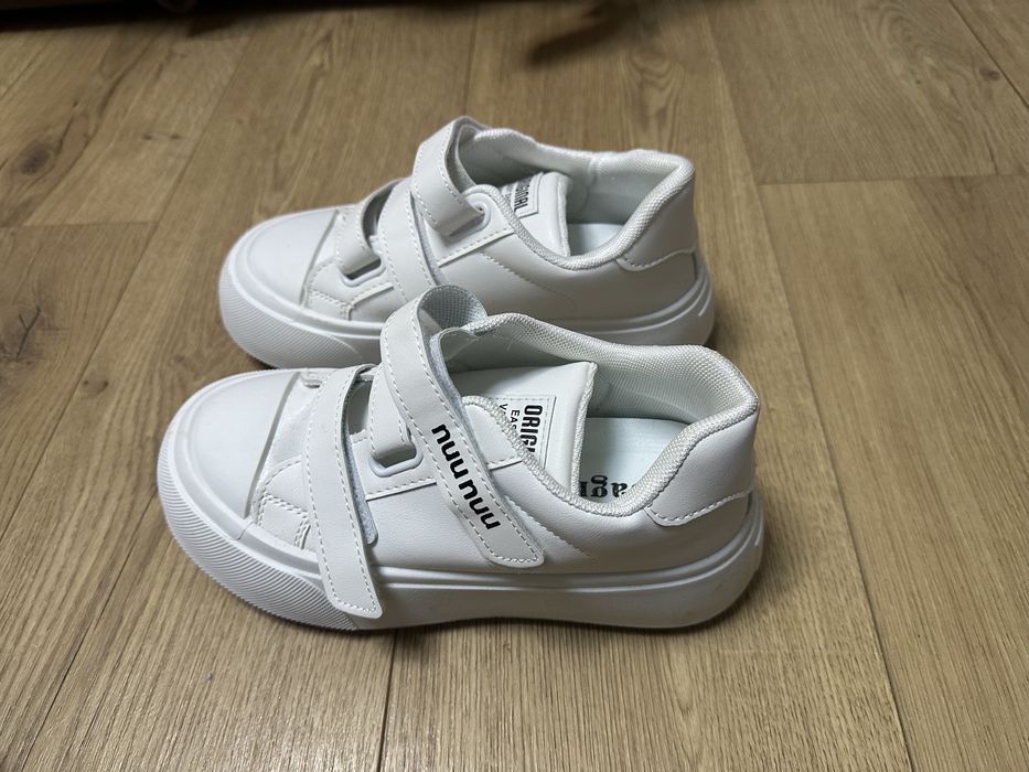 Кеди жіночі.