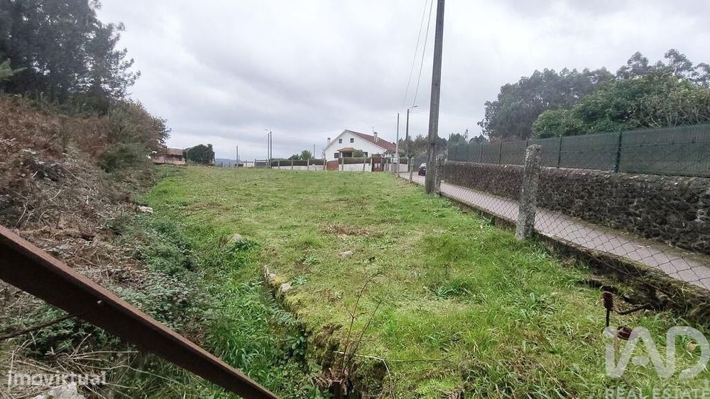 Terreno para construção em Cornes