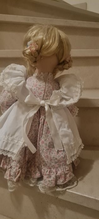 Boneca Porcelana coleção antiga
