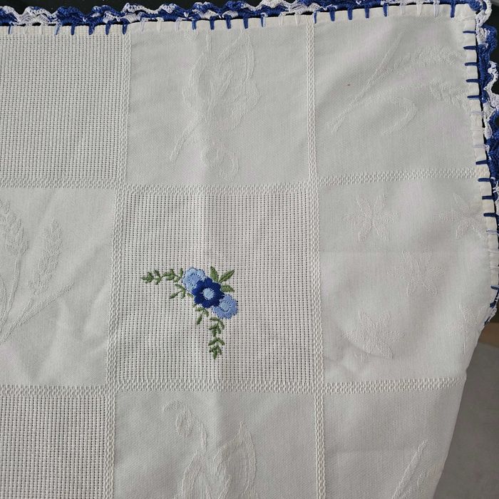 Toalha de Mesa c/ Croché