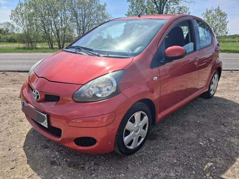 Toyota Aygo 2011 r, bogata wersja z klima 1.0 nie zgniła Tanie Auta