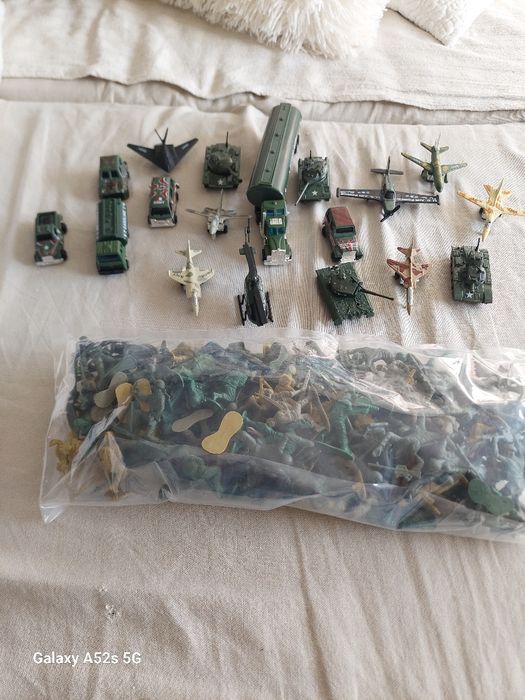 Viaturas , Tamques e Avioes  Guerra