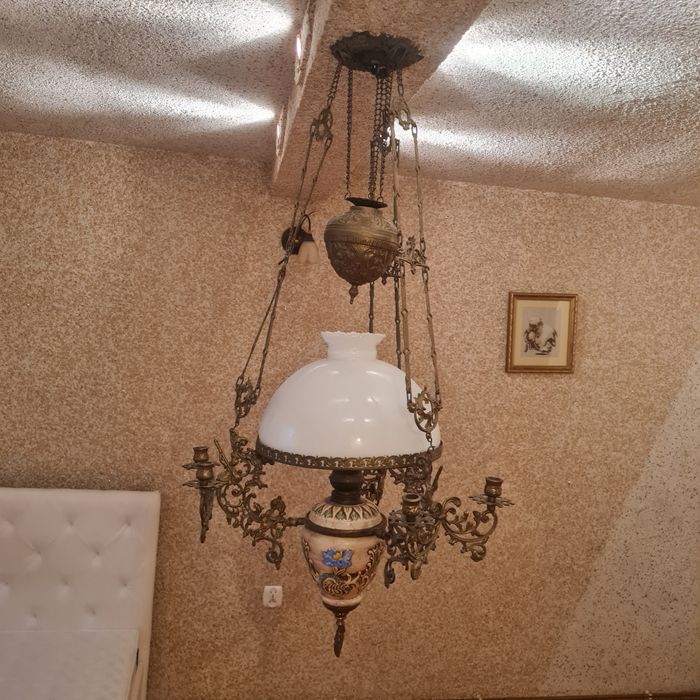 Stylowy żyrandol retro – klasyczna lampa wisząca