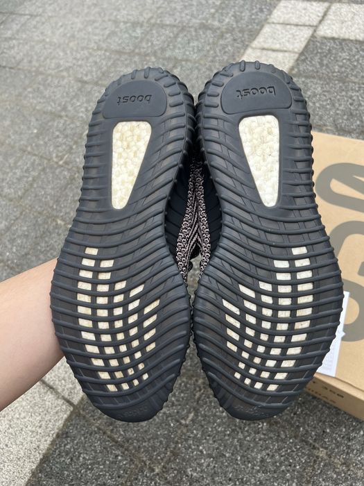 Adidas Yeezy Boost 350 V2 Yecheil sneakersy buty niskie czarne 44