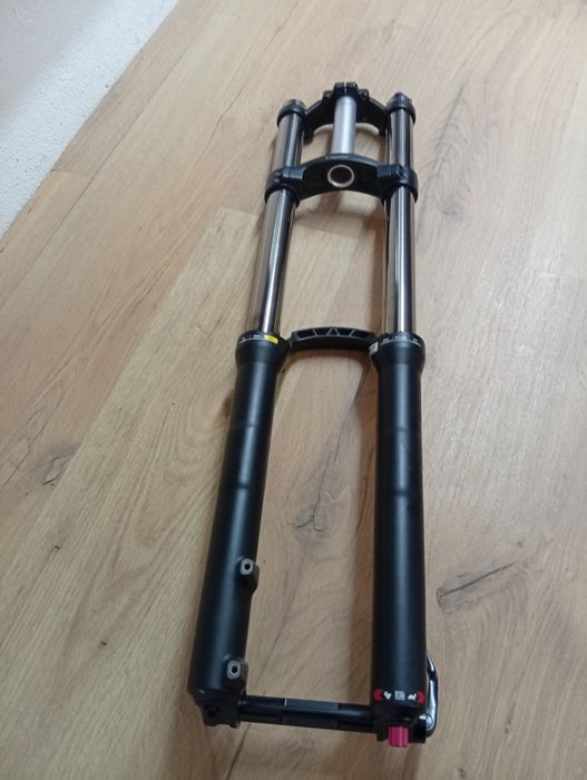 Suspensão Rockshox DH 27.5