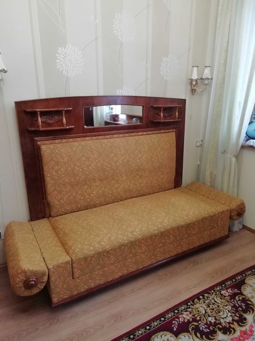 Продам Ретро діван 70х розбірний із натуральних матеріаліві